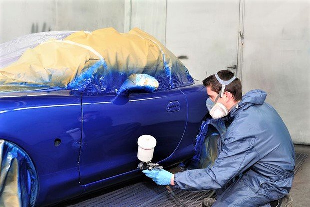 Quy trình bảo dưỡng sơn xe ô tô được thực hiện chuyên nghiệp 1